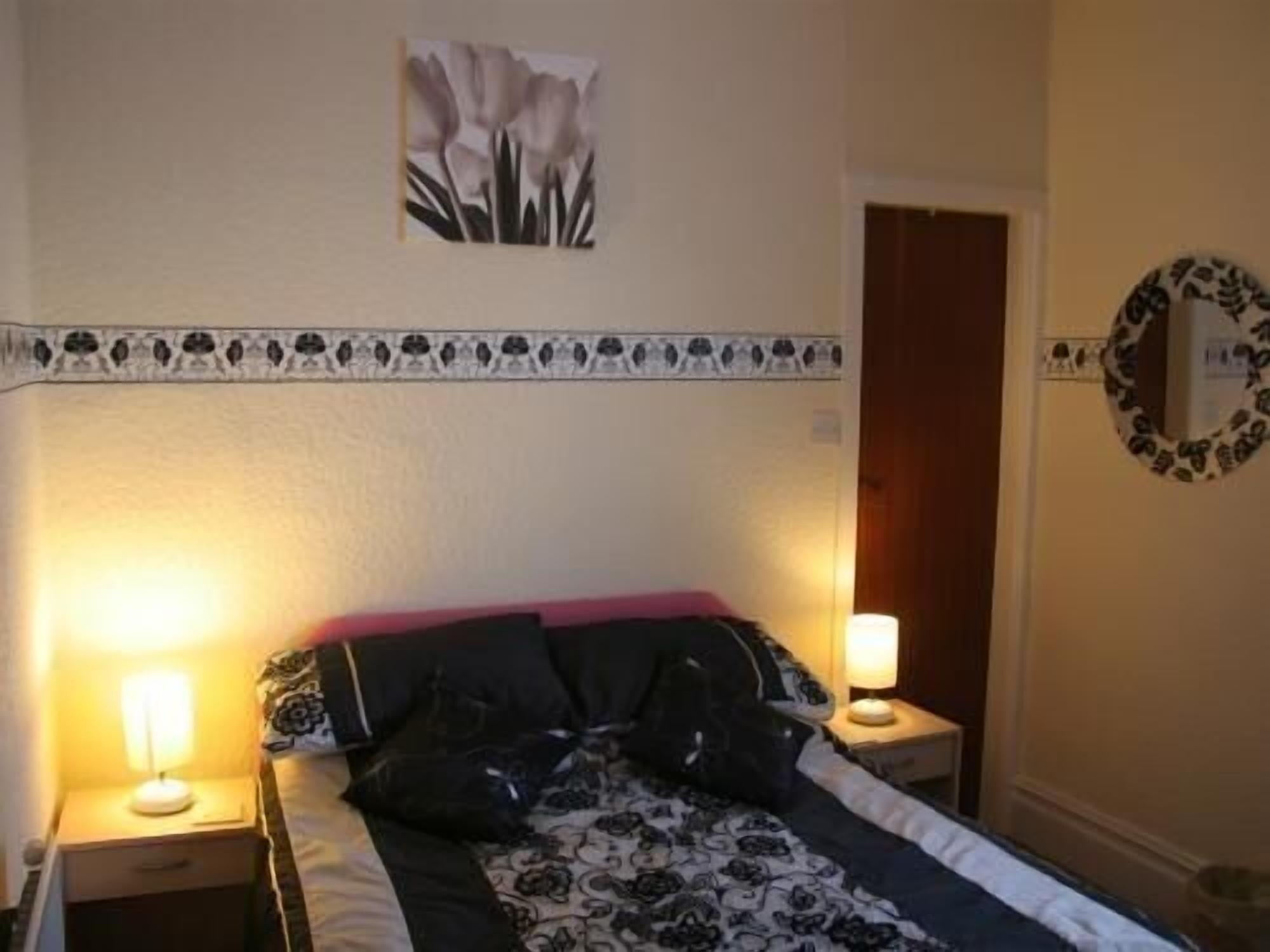 The Shepperton Hotel Blackpool Eksteriør billede