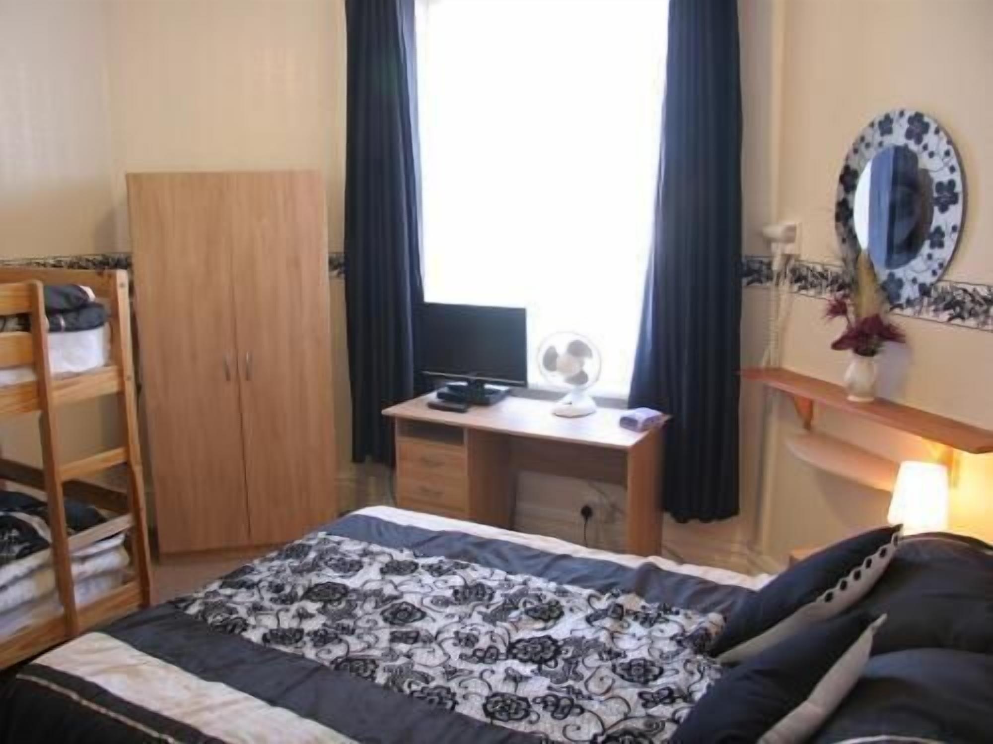 The Shepperton Hotel Blackpool Eksteriør billede
